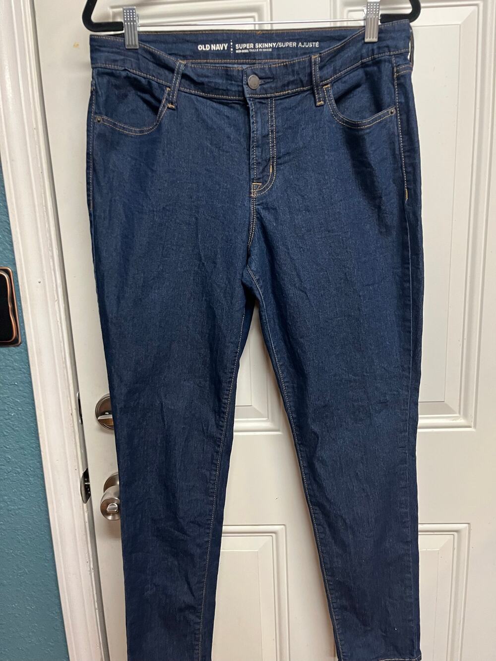 Old Navy super skinny midrise lightweight jeans women’s size 12